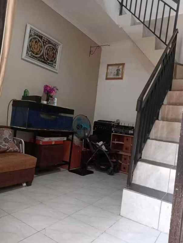 rumah 2 lantai murah 200 juta nego
