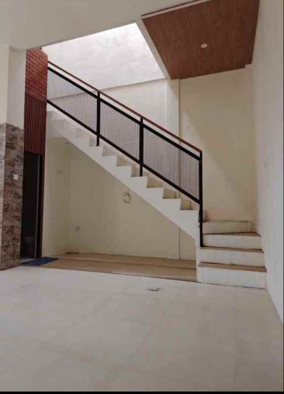 rumah 2 lantai siap huni di perumnas beji depok