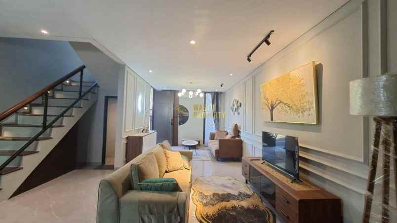 rumah 2 lantai tepi jalan besar di gito gati palagan