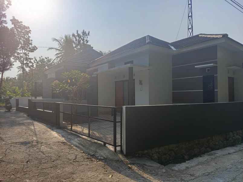 rumah 3 kt dekat umy cokelat monggo sisa 2 unit