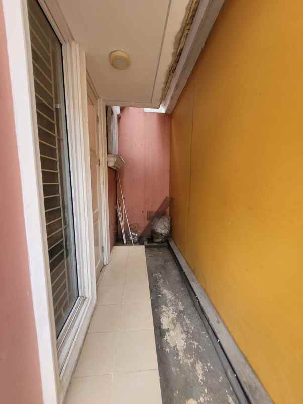 rumah 3 lantai di cluster omaha village gading serpong