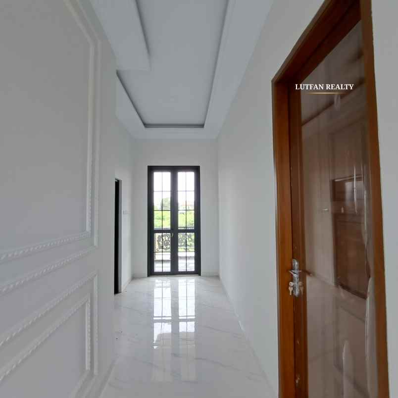 rumah 3 lantai jagakarsa dekat stasiun