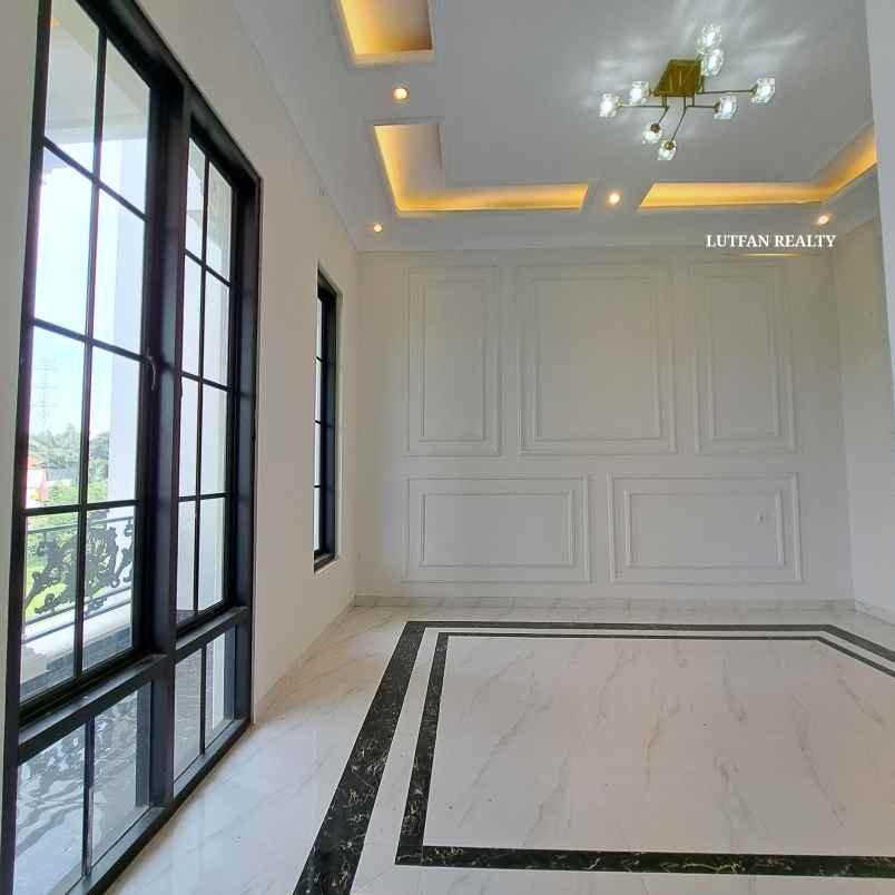 rumah 3 lantai jagakarsa dekat stasiun