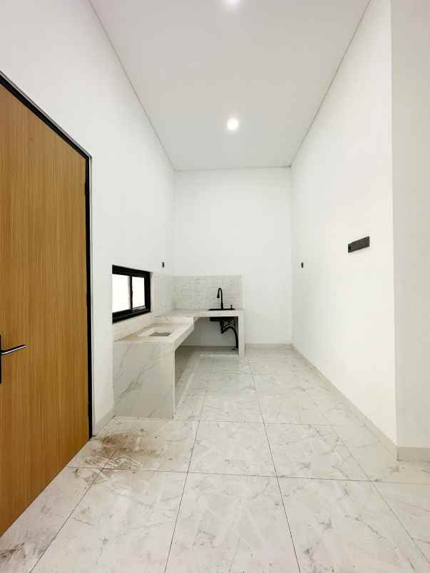 rumah baru 2lt condet jakarta timur siap huni