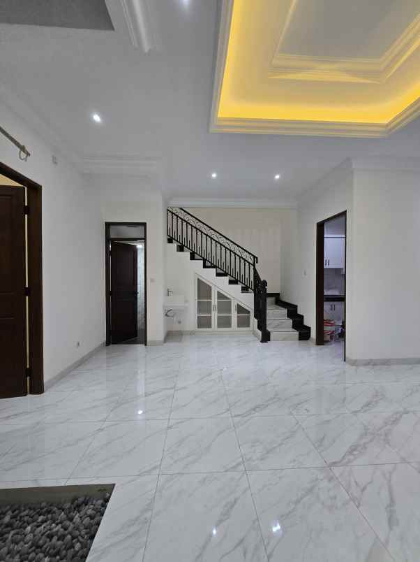 rumah baru siap huni akses lebar di duren sawit