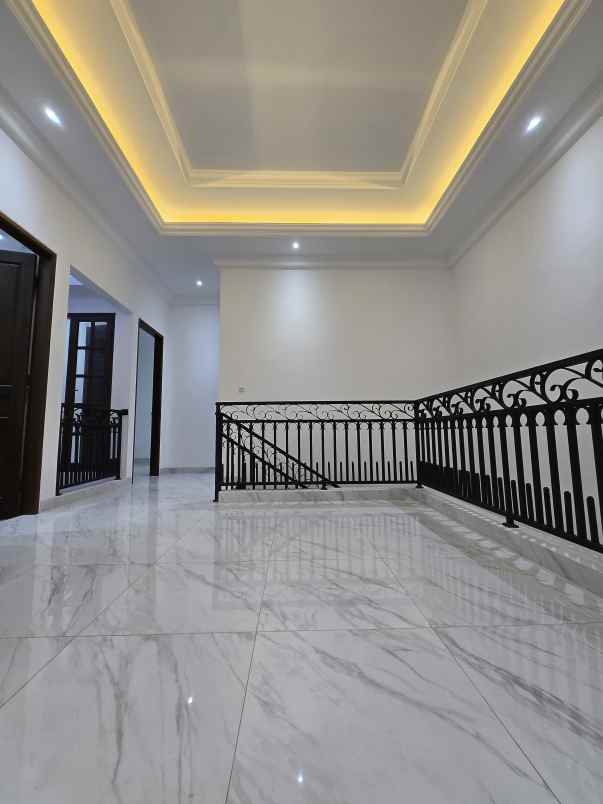 rumah baru siap huni akses lebar di duren sawit