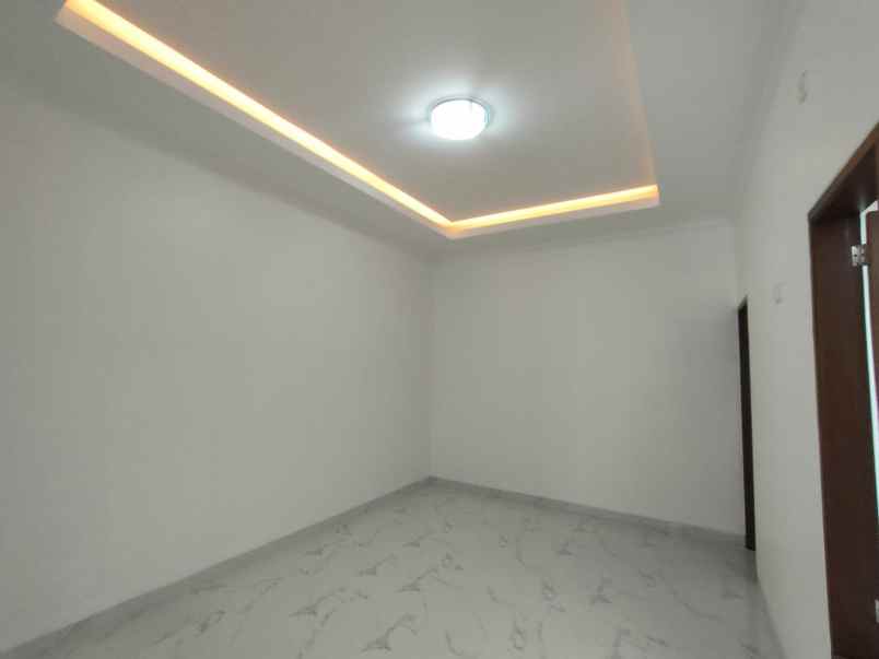 rumah baru siap huni pondok bambu jakarta timur