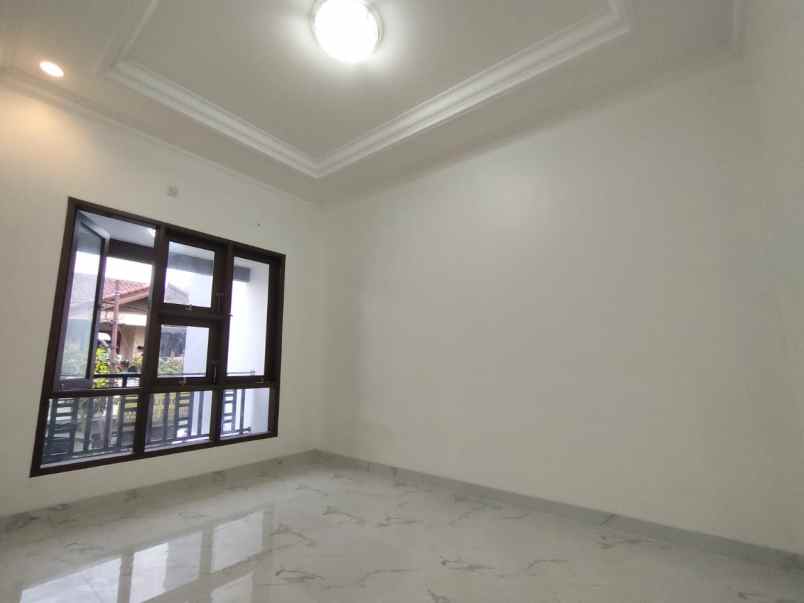 rumah baru siap huni pondok bambu jakarta timur