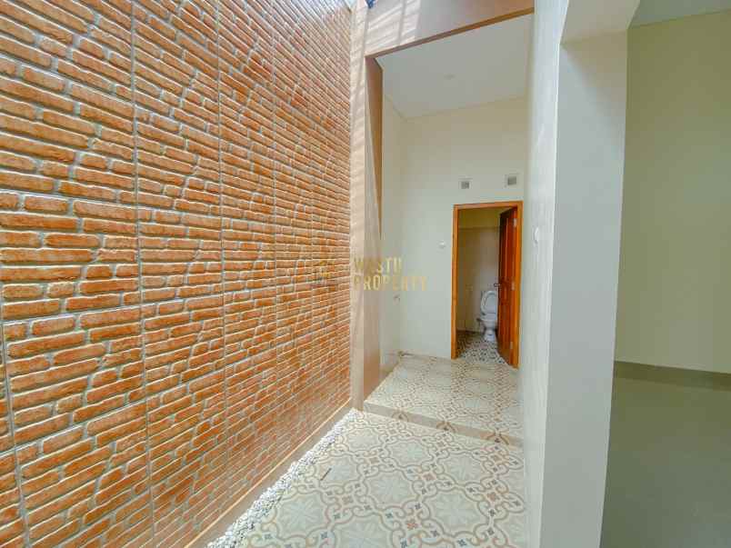 rumah baru tanah luas view sawah di kalasan sleman