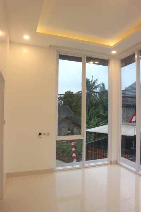 rumah bsd city 2 lantai siap huni