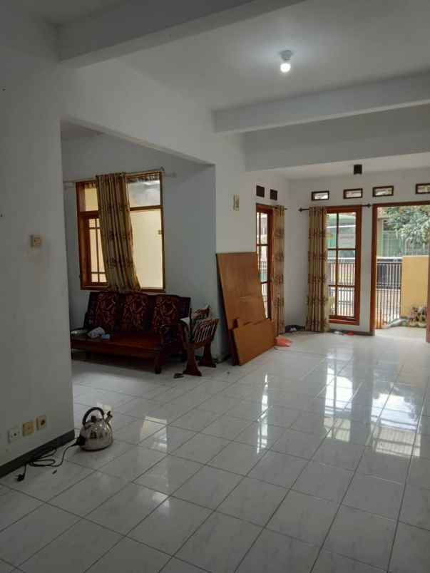 rumah cluster cibabat cimahi open space 3 lantai murah