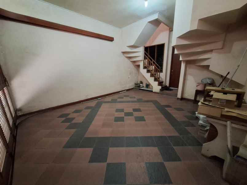 rumah dharmahusada 2 lantai lebar 12 nego