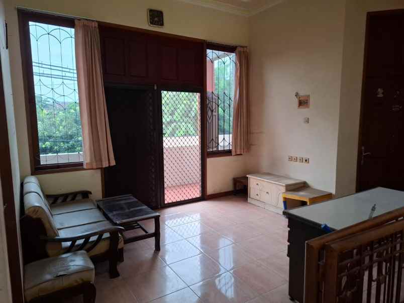 rumah dharmahusada 2 lantai lebar 12 nego