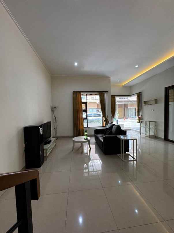 rumah dijual di pasteur mewah nyaman strategis