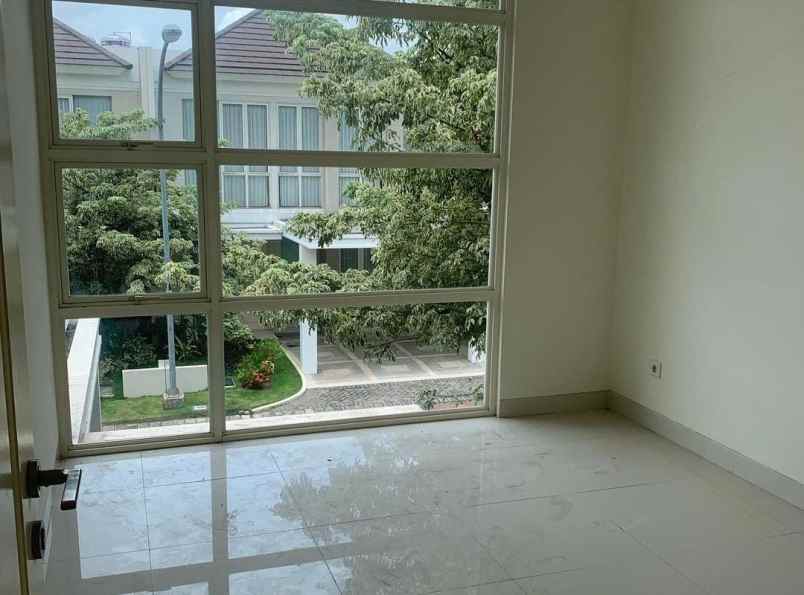 rumah dijual grand pakuwon south victoria surabaya