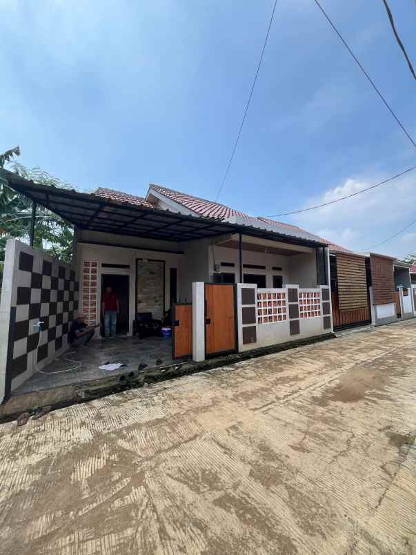 rumah dijual ready siap huni dekat stasiun