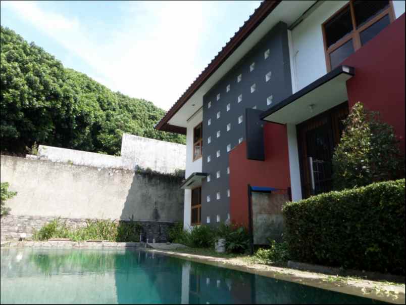 rumah hegarmanah ciumbeluit