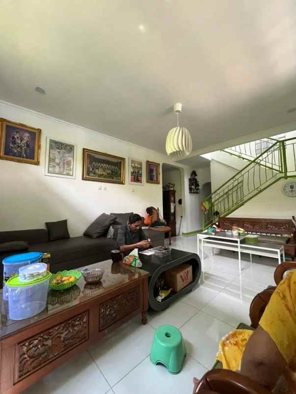 rumah hook area munjul 55 meter ke jln raya munjul