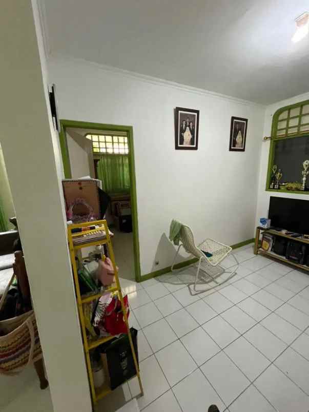 rumah hook area munjul 55 meter ke jln raya munjul