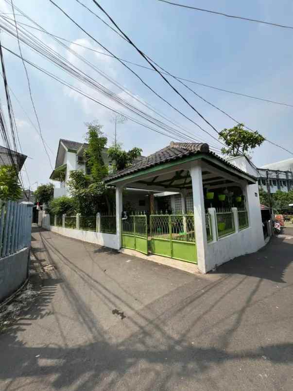 rumah hook area munjul 55 meter ke jln raya munjul