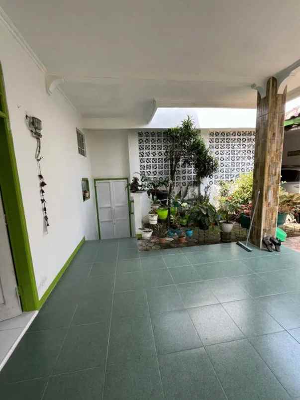 rumah hook area munjul 55 meter ke jln raya munjul