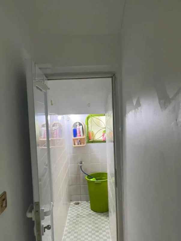 rumah hook area munjul 55 meter ke jln raya munjul