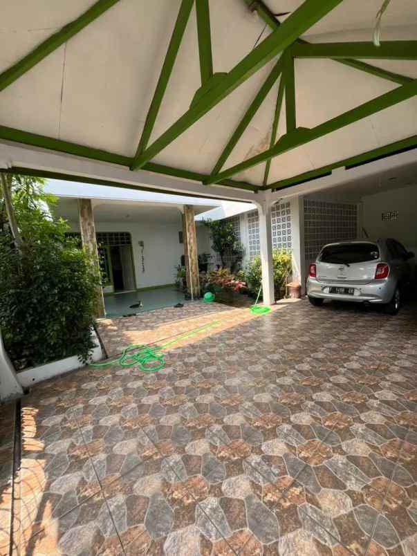 rumah hook area munjul 55 meter ke jln raya munjul