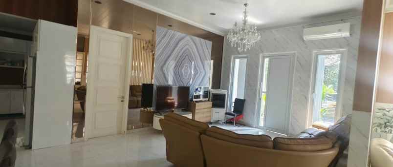 rumah hook taman telaga citraland surabaya barat