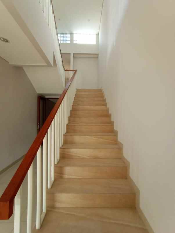 rumah jalan cendrawasih