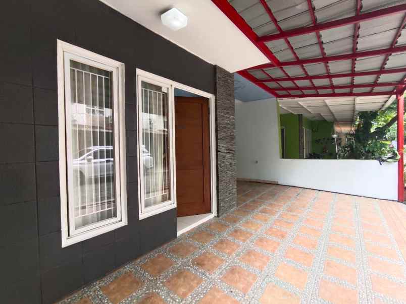 rumah jalan flamboyan