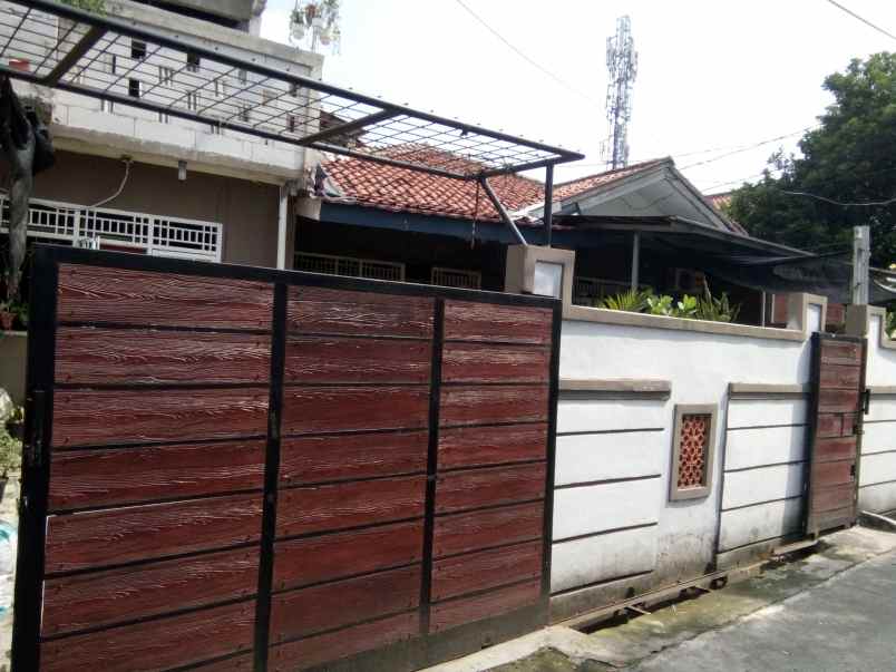 rumah jl kemiri beji depok jawa