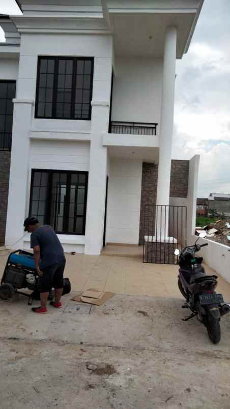 rumah jl raya kaliabang tengah
