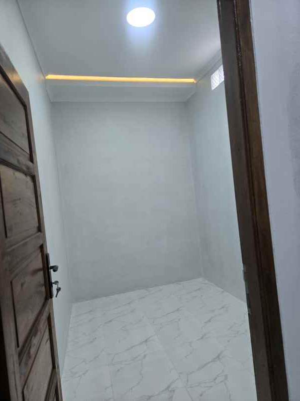 rumah keren dekat stasiun parung panjang