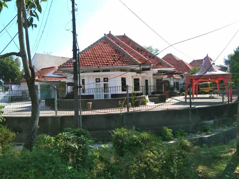 rumah kolonial jl musi