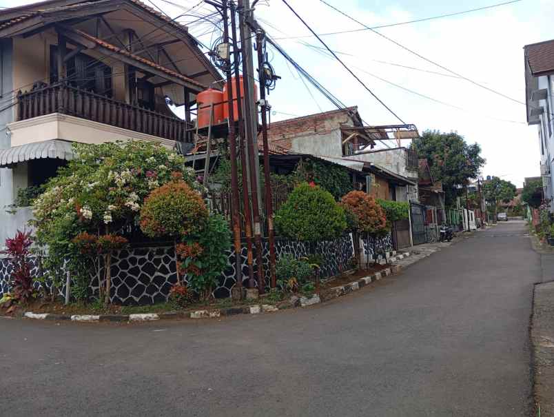 rumah komplek padasuka indah hook lt besar