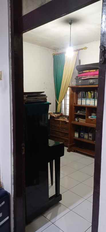 rumah komplek padasuka indah hook lt besar