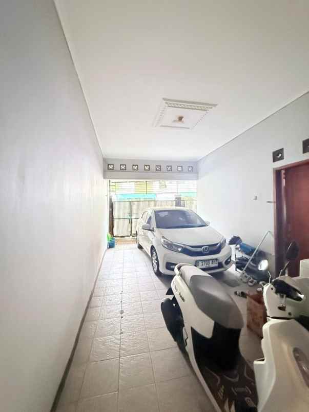 rumah kost dua lantai sarijadi kota bandung