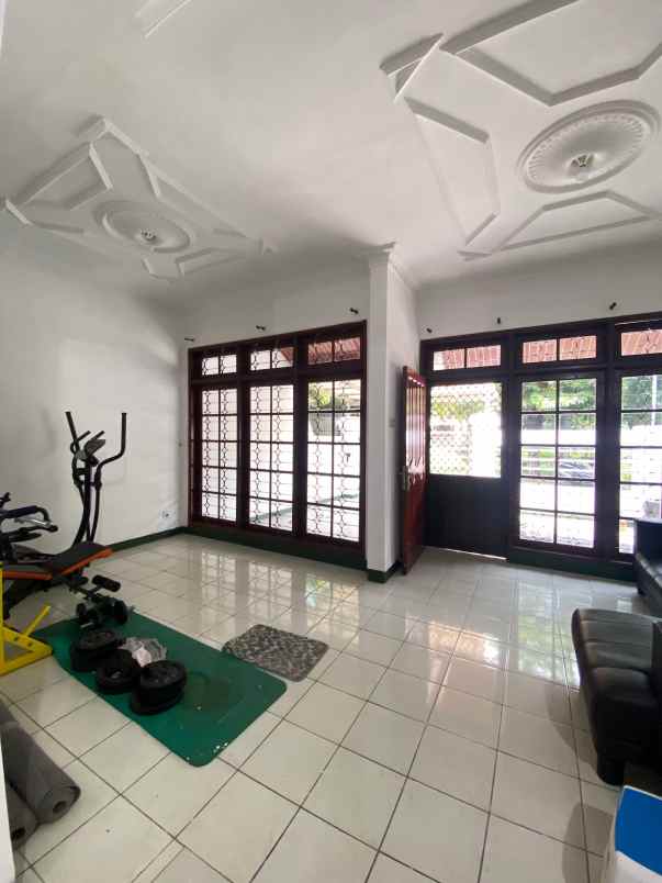 rumah kutisari tengglis mejoyo surabaya