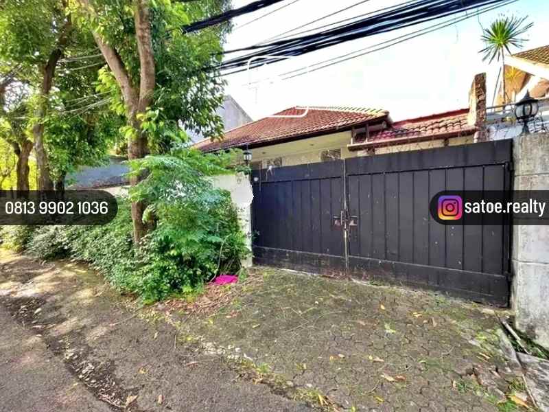 rumah lama di jl cipaku petogogan kebayoran baru