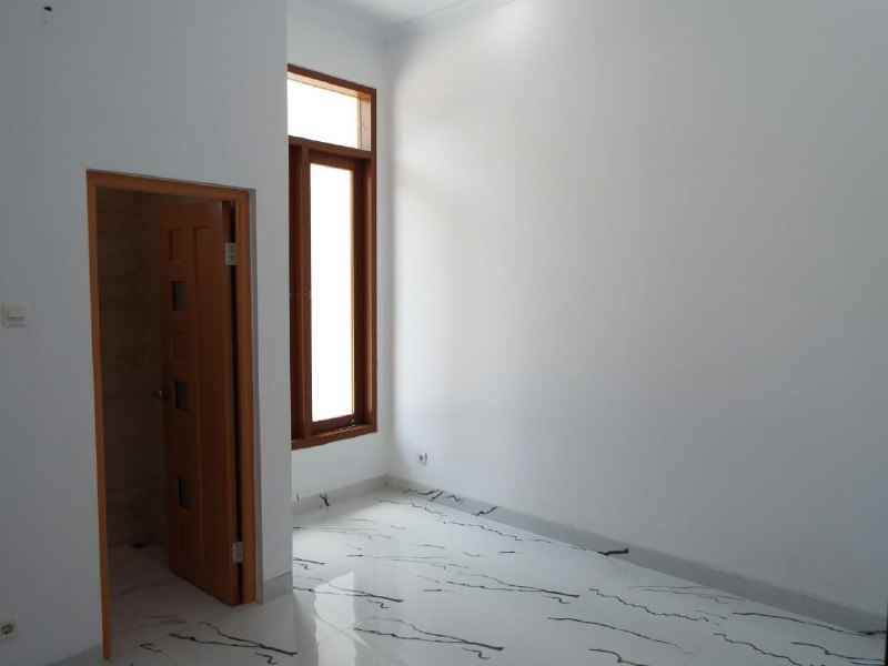 rumah lebak bulus jakarta selatan