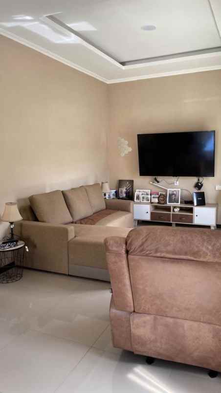 rumah luas cikahuripan lembang bandung
