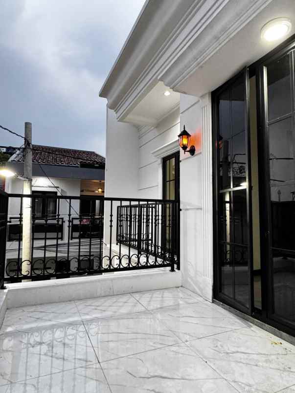 rumah mewah paling strategis bebas banjir cash kpr