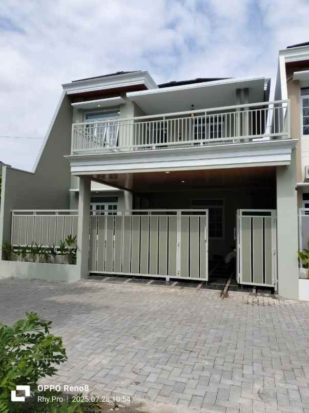 rumah mewah siap huni dekat stadion maguwoharjo sleman