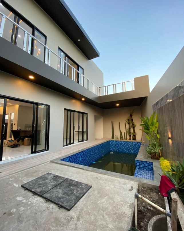 rumah mewah view sawahan ada private pool di ngaglik