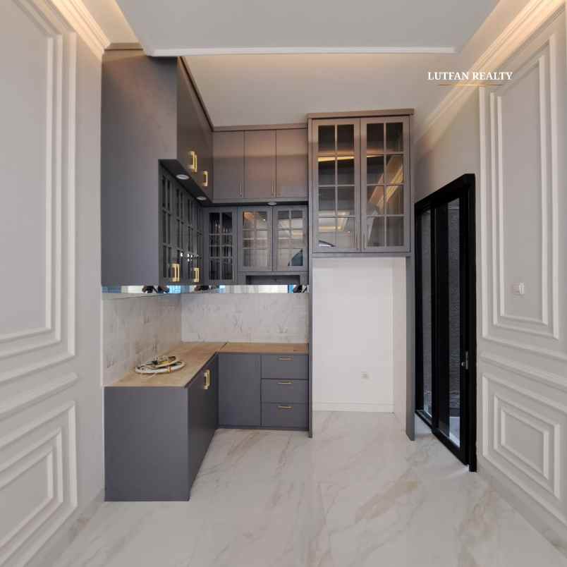 rumah modern classic jagakarsa dekat tol andara