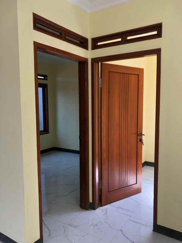 rumah murah ngamprah bandung barat dua lantai