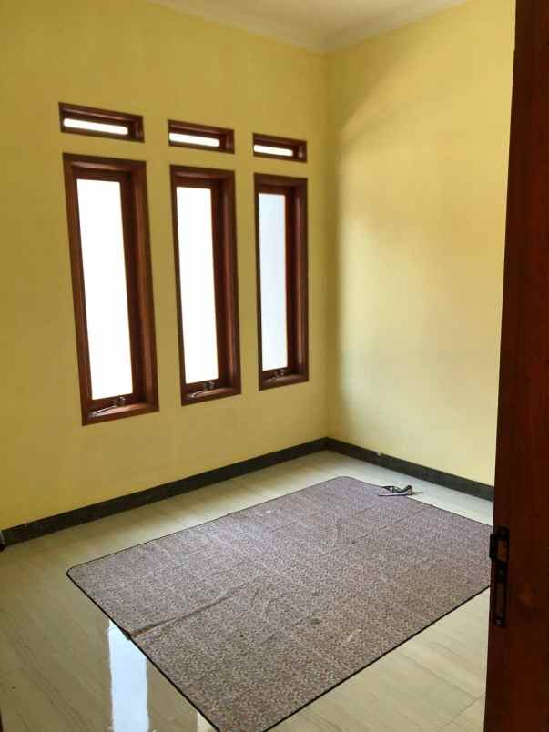 rumah murah ngamprah bandung barat dua lantai