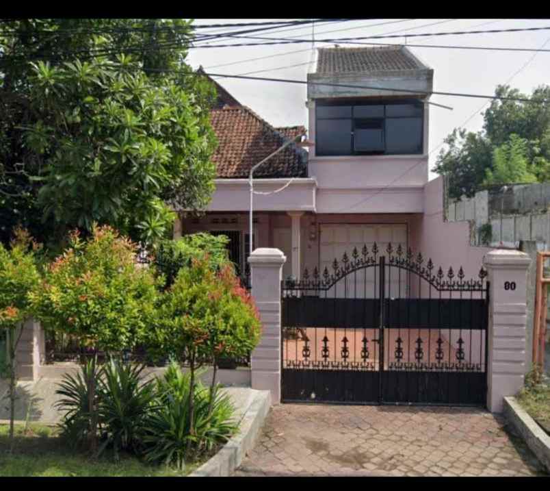 rumah nyaman srategis dan pinggir jln