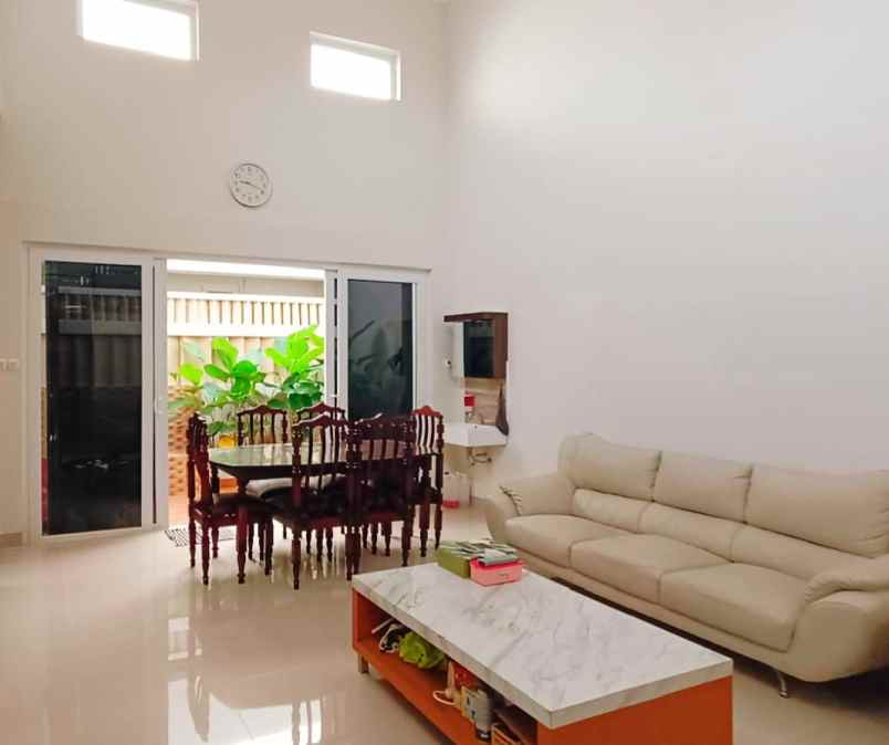 rumah nyaman tengah kota di rejomulyo semarang