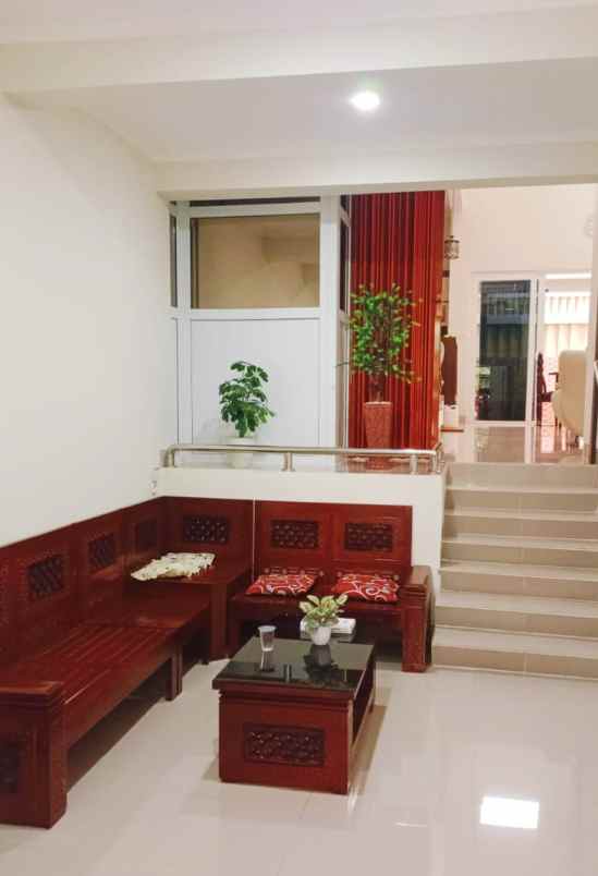 rumah nyaman tengah kota di rejomulyo semarang